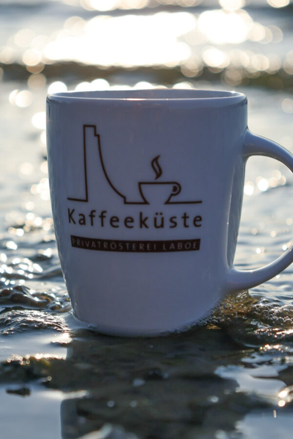 Becher und Tassen